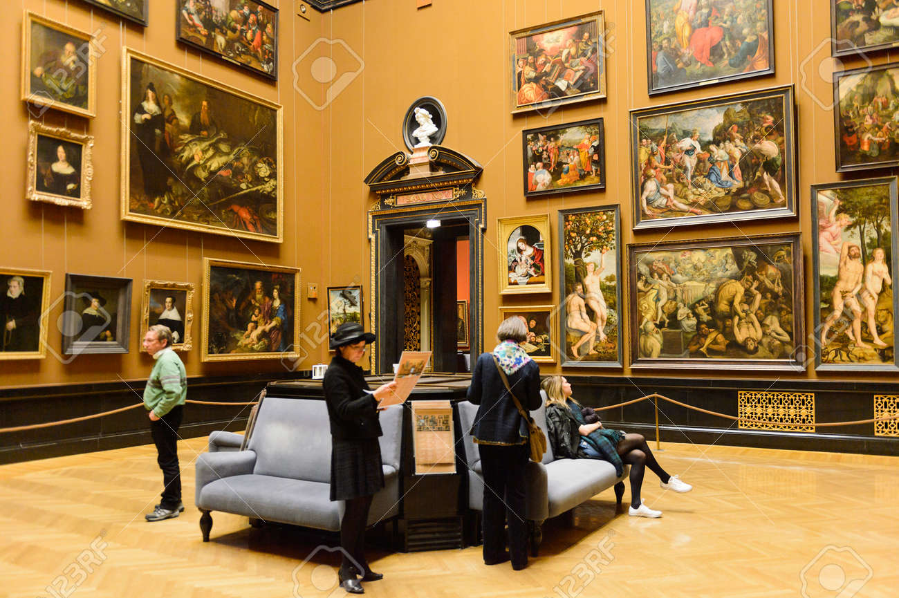 VIENNA, AUSTRIA - NOV 17, 2015: Gallery of the Kunsthistorisches Museum (Museum of Art History). It was open in 1891 - 107179982 VIENNA, AUSTRIA - NOV 17, 2015: Gallery of the Kunsthistorisches Museum (Museum of Art History). It was open in 1891 - 107179982