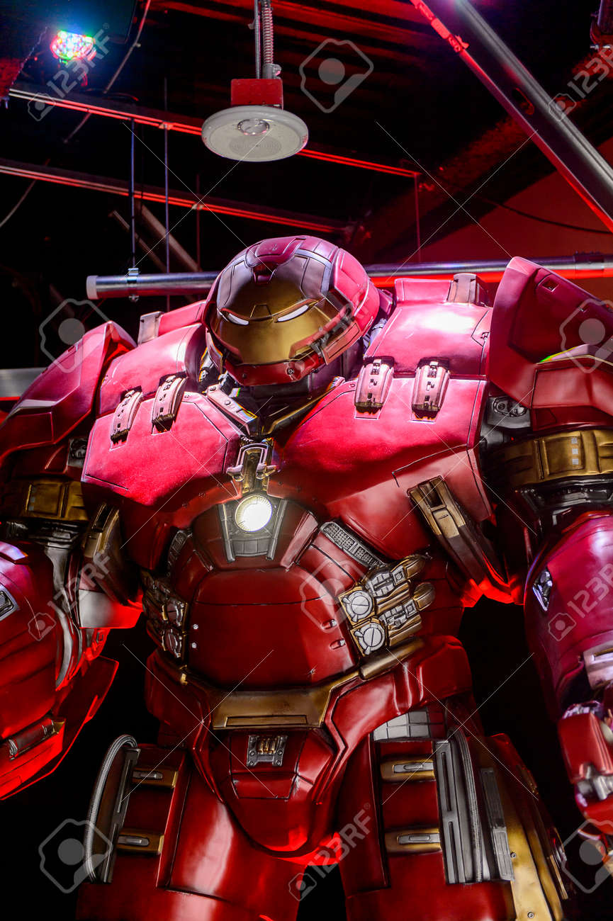 LAS VEGAS, NV, USA - SEP 20, 2017: Hulk Buster Iron Man Costume At The Tony  Stark Base At The Avengers Experience In Las Vegas. Stock Photo, Picture  and Royalty Free Image. Image 113979278., image size:865x1300