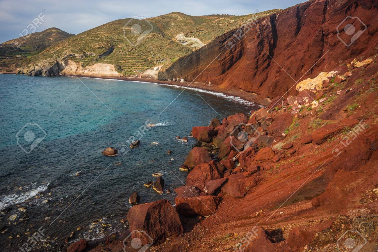 Image Insolite Et Unique Plage Rouge à Santorin Grèce