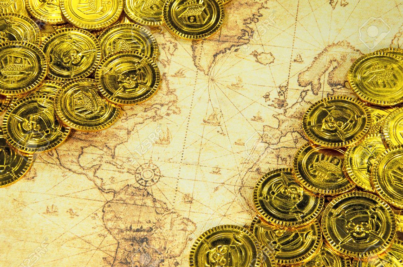 古い世界地図上の海賊黄金コイン の写真素材 画像素材 Image