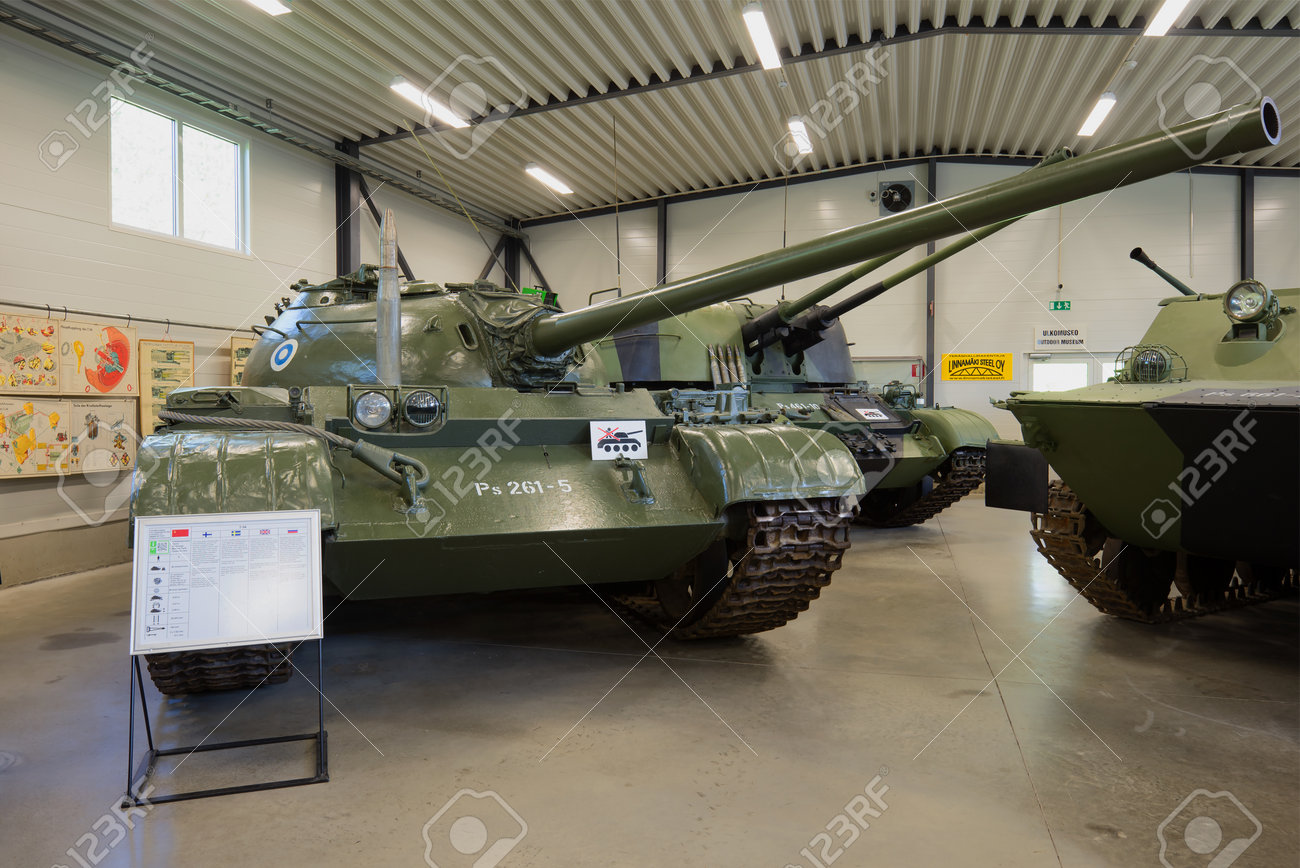 Parola フィンランド 17 年 6 月 10 日 ソビエト戦車 T 54 装甲機械博物館の博覧会で の写真素材 画像素材 Image