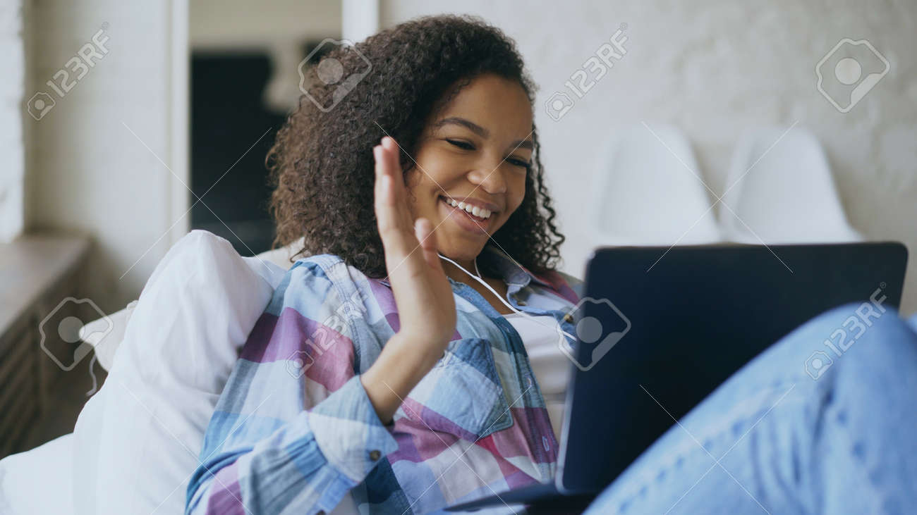 Girl Cam Chats Girl Cam Chats