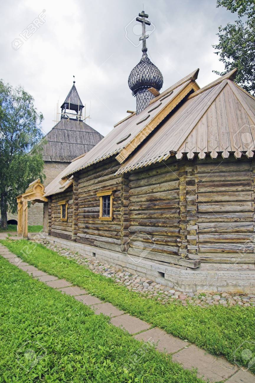 ロシア連邦 サンクトペテルブルクの近くの古代ロシア ログハウス教会 の写真素材 画像素材 Image ロシア連邦 サンクトペテルブルクの近くの古代ロシア ログハウス教会 の写真素材 画像素材 Image