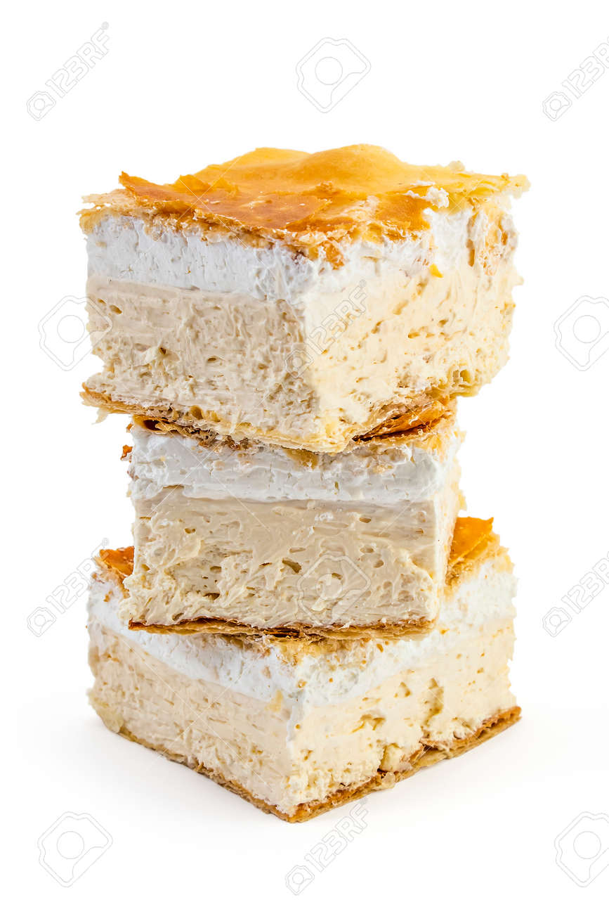 Trois Morceaux De Delicieuse Tarte A La Creme Douce Serbe Krempita Sur Fond Blanc Banque D Images Et Photos Libres De Droits Image