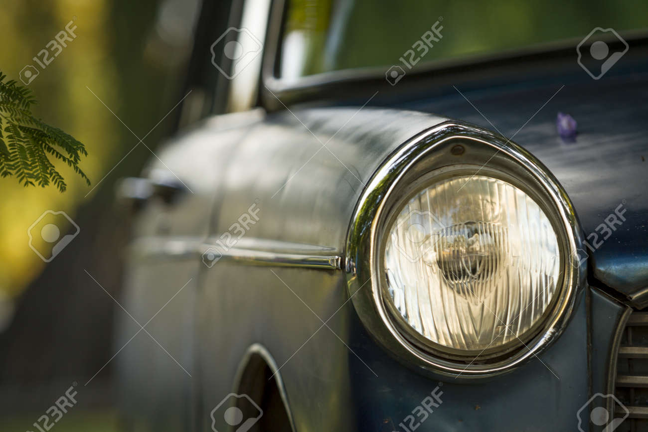 オルティマーで ビンテージの軽い車 クラシック の写真素材 画像素材 Image オルティマーで ビンテージの軽い車 クラシック の写真素材 画像素材 Image