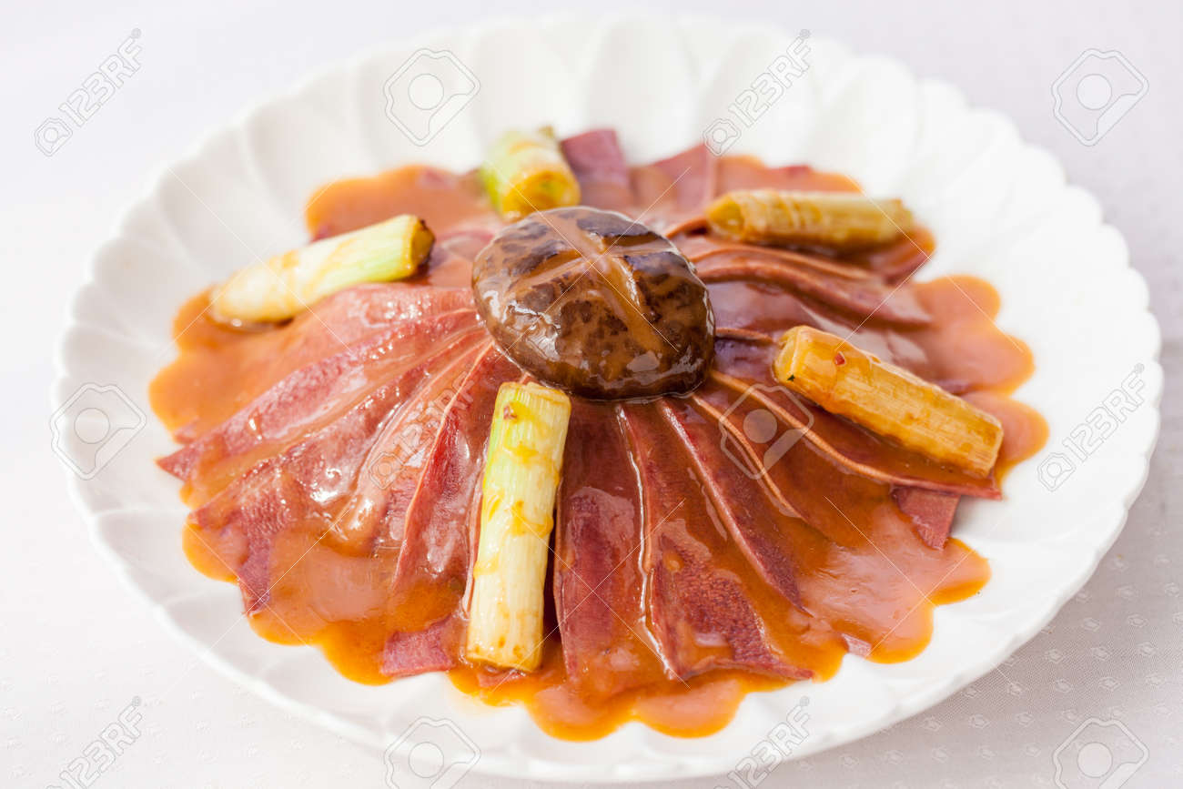 Plat Chinois Langue De Boeuf Braise Tres Delicieux Banque D