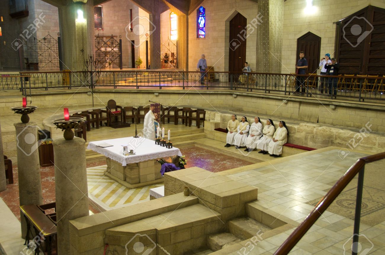 ナザレ イスラエル 受胎告知の教会です 低い教会 神聖な洞窟 聖母マリアの部屋 の写真素材 画像素材 Image