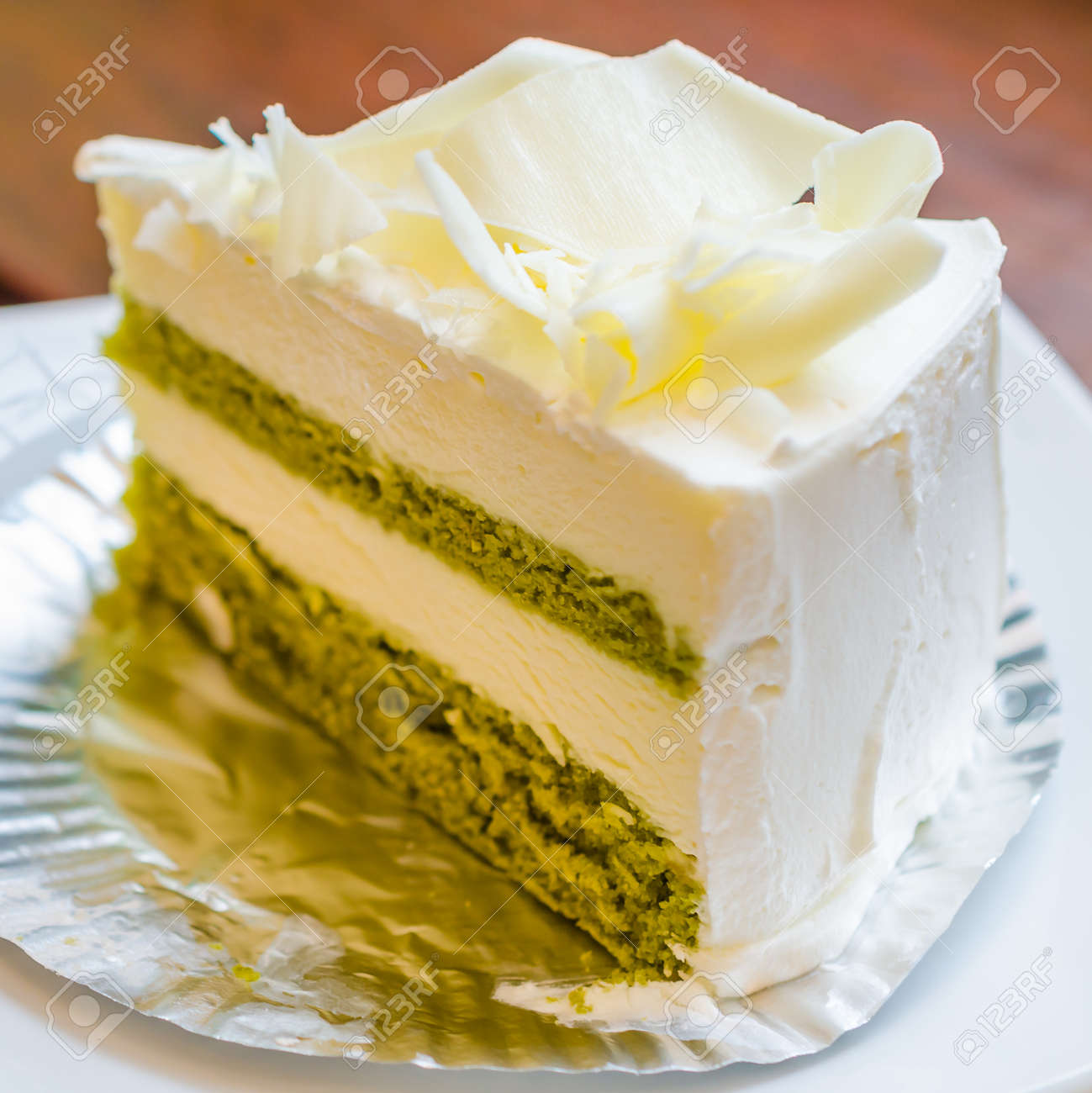 Gateau Au Chocolat Blanc Sur La Table Banque D Images Et Photos Libres De Droits Image