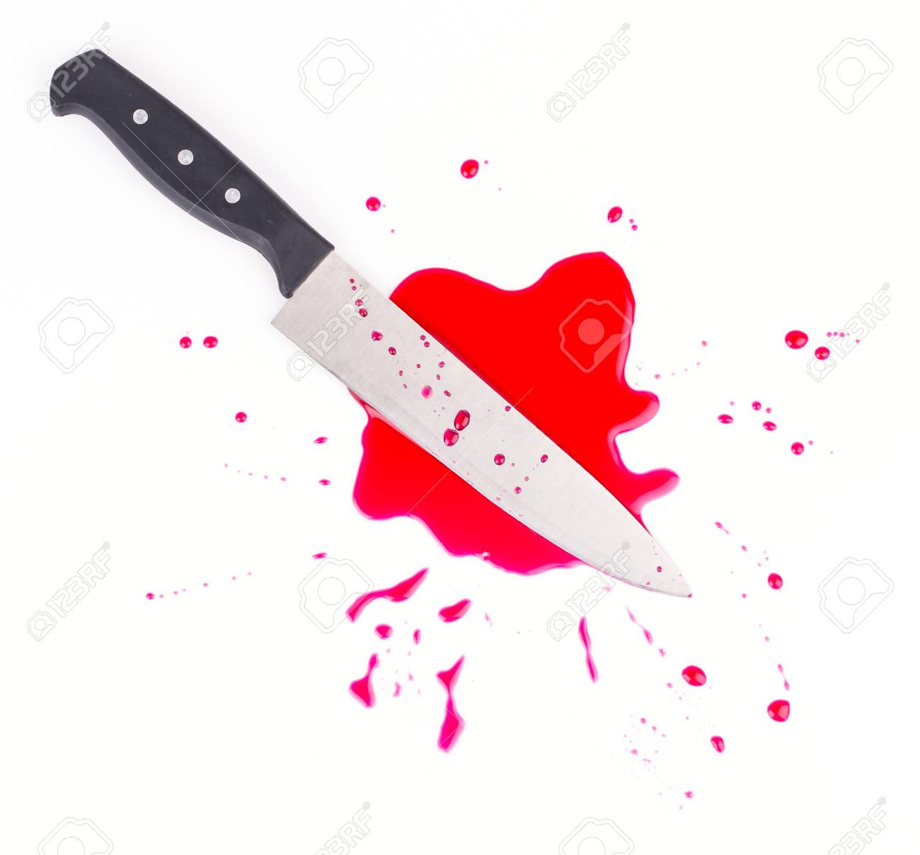Messer Blut Auf Weissem Hintergrund Lizenzfreie Fotos Bilder Und Stock Fotografie Image 23732919