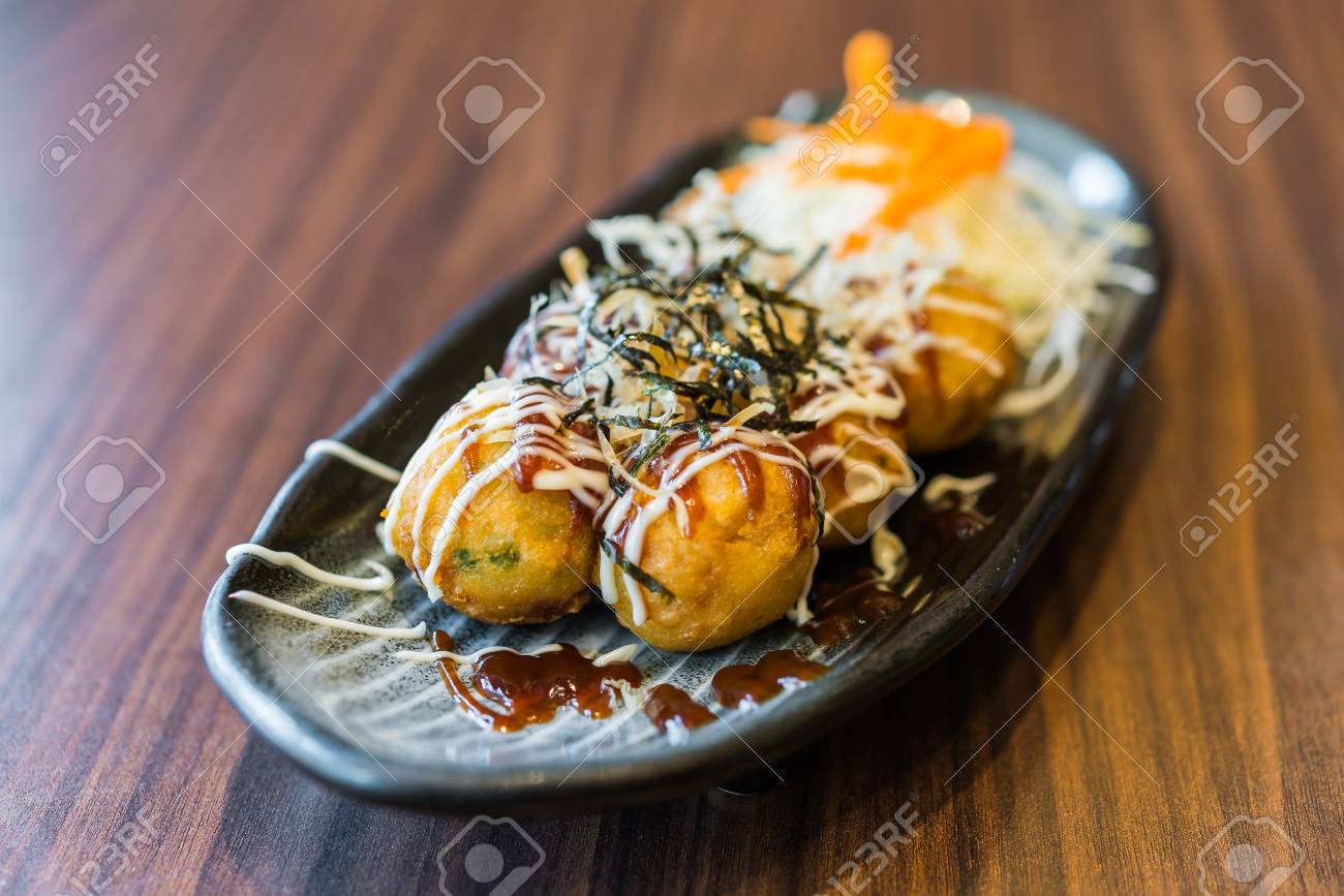 揚げたこ焼きボール餃子 和食 の写真素材 画像素材 Image