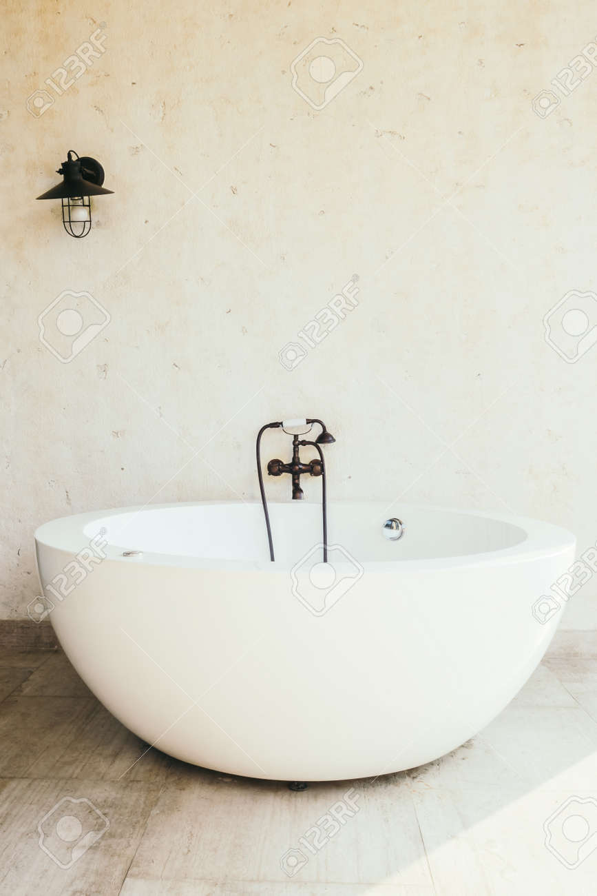 Immagini Stock Bella Lusso Vasca Da Bagno Decorazione Interni