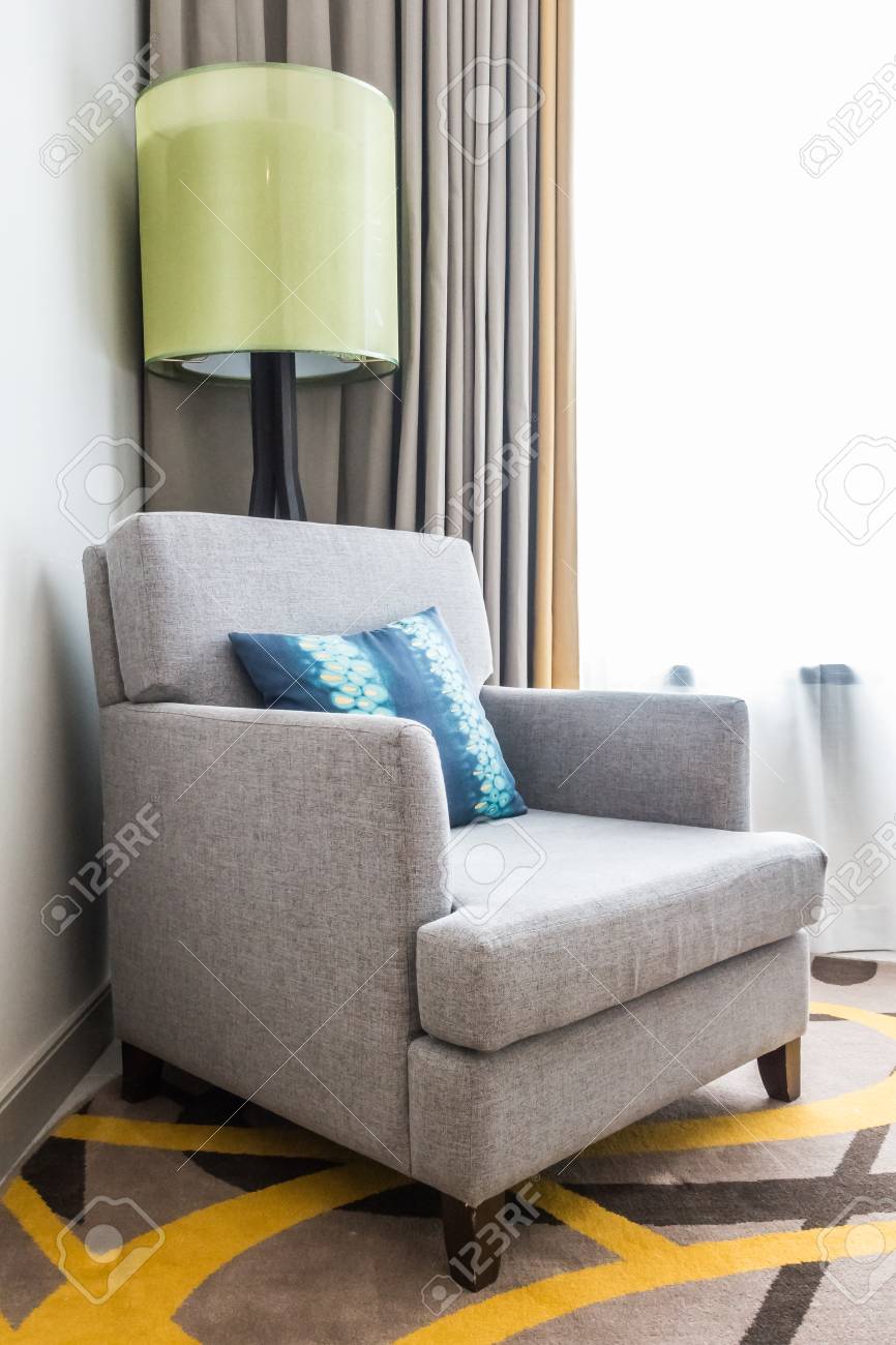 Schone Luxus Kissen Auf Dem Sofa Dekoration Im Wohnzimmer Innenraum Lizenzfreie Fotos Bilder Und Stock Fotografie Image 59374318