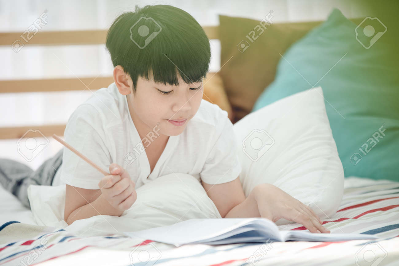 what is humorous essay paper