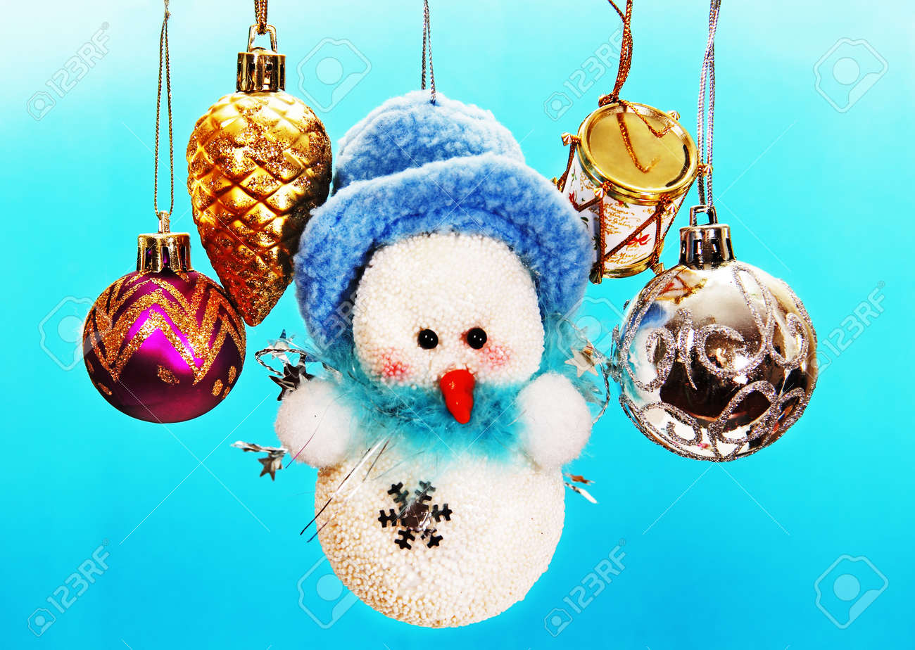 クリスマス ボールと雪だるま画像で色付きをガラスします の写真素材 画像素材 Image
