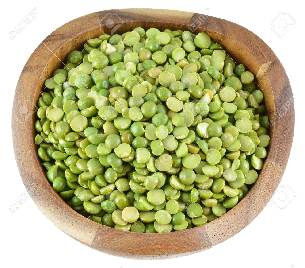 ドライ グリーン ピース 白い背景で隔離の山 の写真素材 画像素材 Image