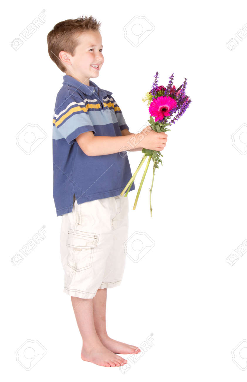若い男の子を渡す花 白の分離プロセス の写真素材 画像素材 Image