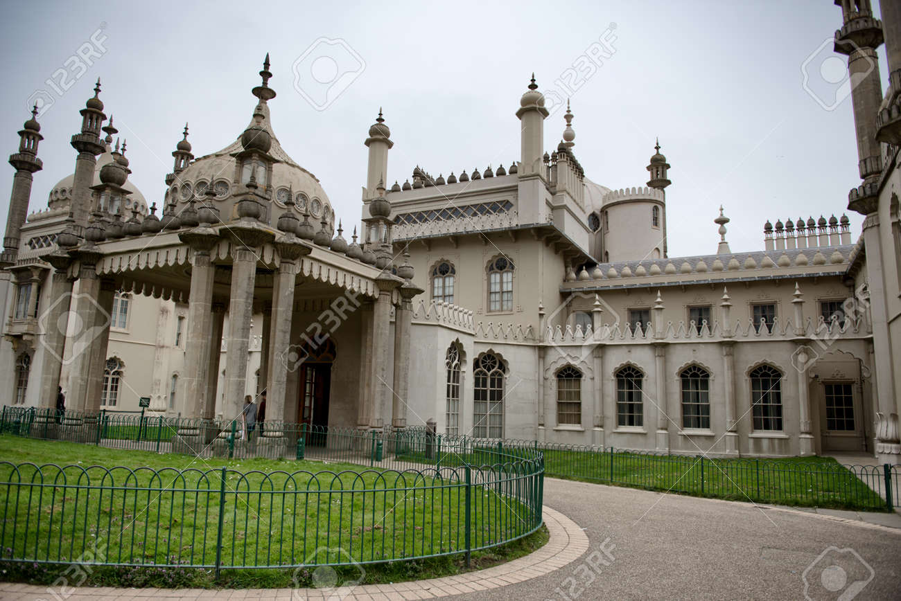 ブライトン ロイヤル パビリオン旧王宮 ブライトン イギリスの入口 の写真素材 画像素材 Image
