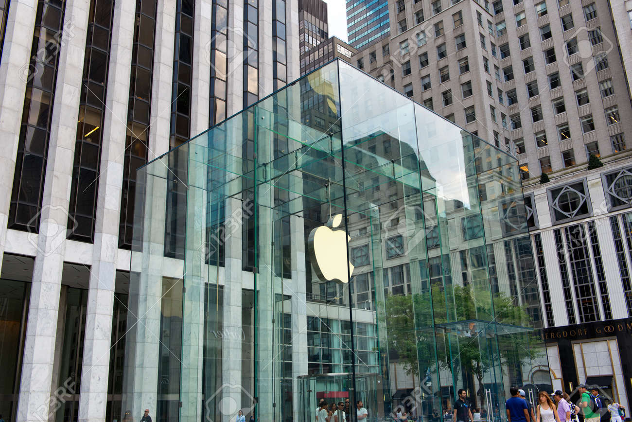 5 번가, 맨하탄, 뉴욕시, 뉴욕, 미국에 현대 유리 구조에 떠 다니는 사과 아이콘 애플 스토어 입구 로열티 무료 사진, 그림, 이미지  그리고 스톡포토그래피. Image 52457297