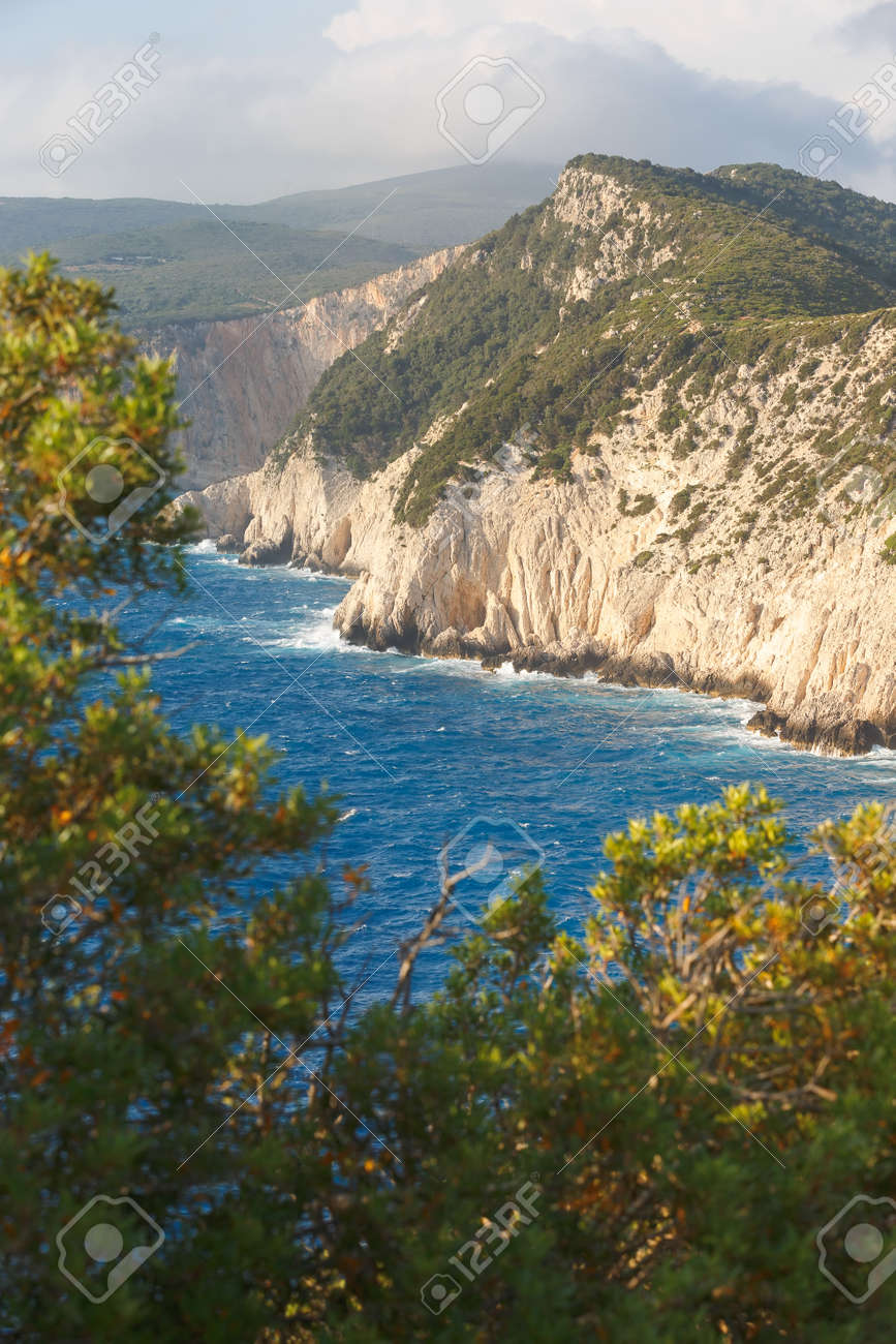 Côte Ouest De Lefkada Et Sa Partie Sud Est Cap Lefkatas Doukato Pendant Le Coucher Du Soleil