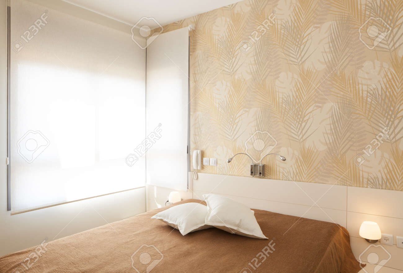 モダンで豪華な寝室の壁紙 ホテルの部屋 の写真素材 画像素材 Image 14447221