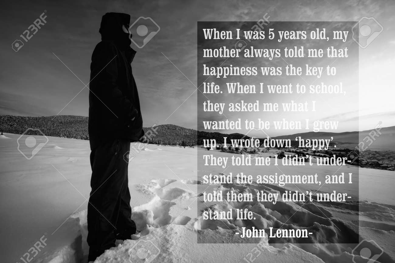 Citation Du Celebre Chanteur Americain John Lennon Sur Le Paysage Noir Et Blanc Avec L Homme Debout Dans La Terre D Hiver Banque D Images Et Photos Libres De Droits Image Citation Du Celebre Chanteur Americain John Lennon Sur Le Paysage Noir Et Blanc Avec L Homme Debout Dans La Terre D Hiver Banque D Images Et Photos Libres De Droits Image