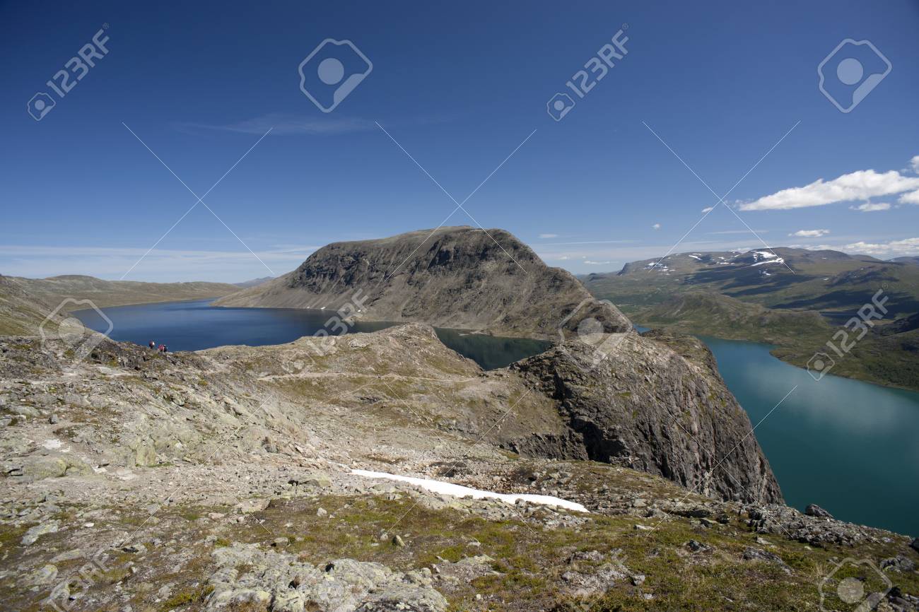 besseggen ridge in jotunheimen