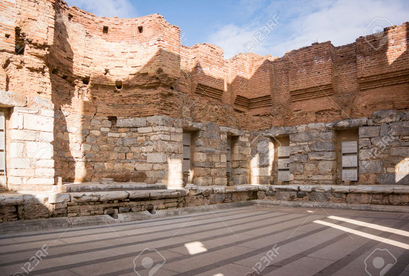 セルジューク トルコのエフェソス古代都市のケルスス図書館の内部 の写真素材 画像素材 Image