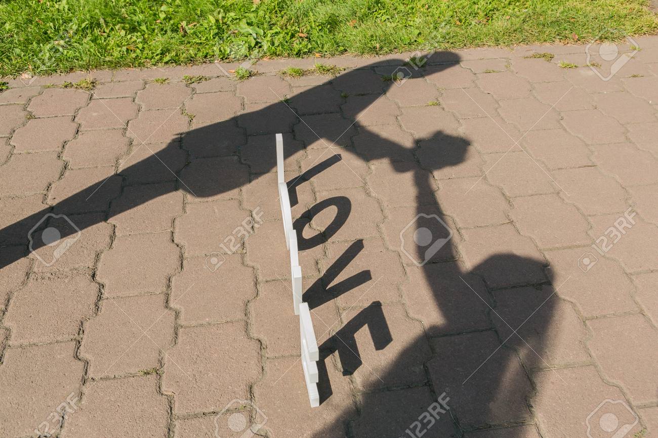 Sombras De Cartas De Amor Y Pareja De Recién Casados Fotos, Retratos, Imágenes Y Fotografía De Archivo Libres De Derecho. Image 40628587. Sombras De Cartas De Amor Y Pareja De Recién Casados Fotos, Retratos, Imágenes Y Fotografía De Archivo Libres De Derecho. Image 40628587.