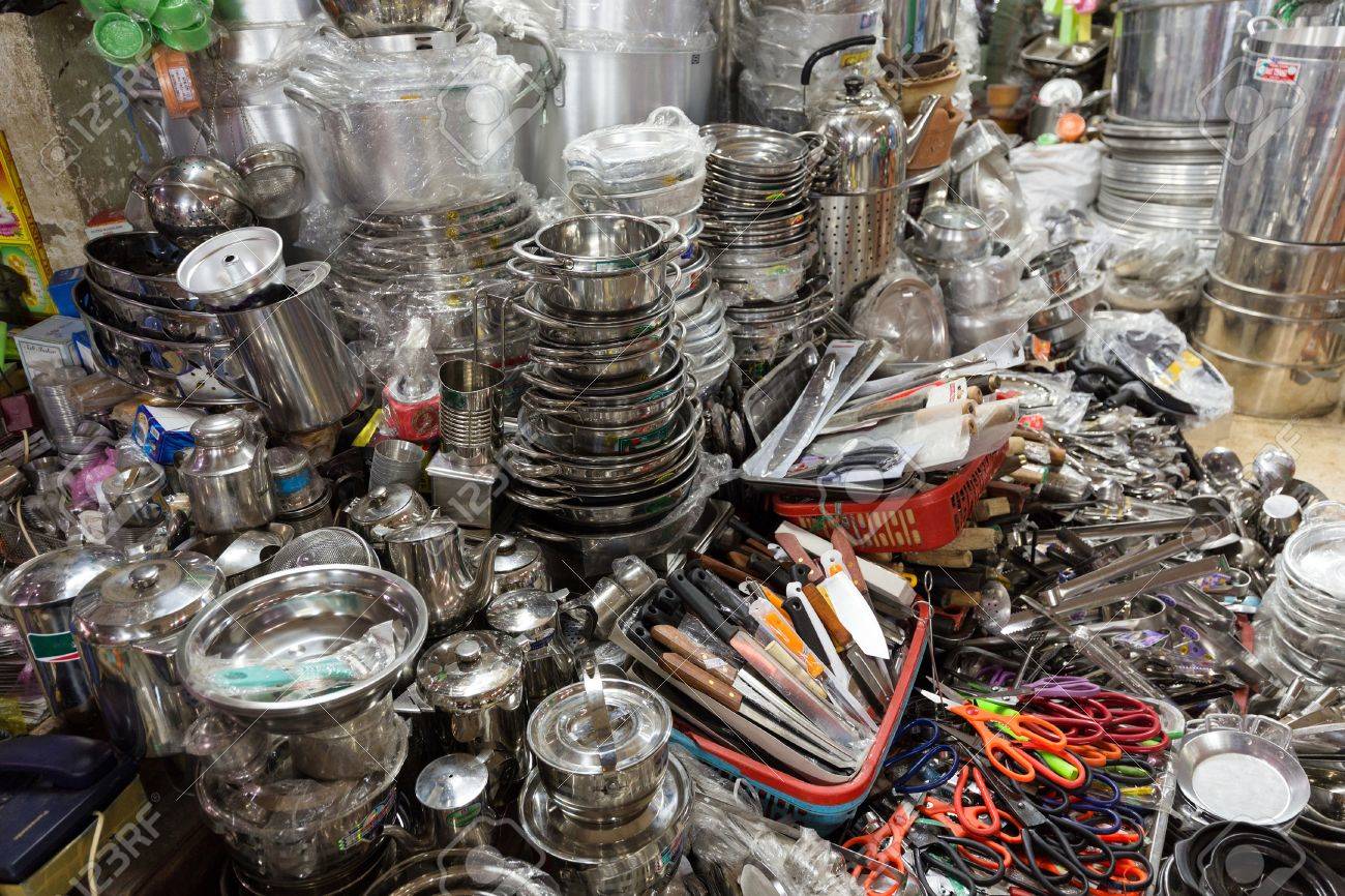 Ustensiles De Cuisine Magasin Asiatique Dans Le Marche Cho Binh