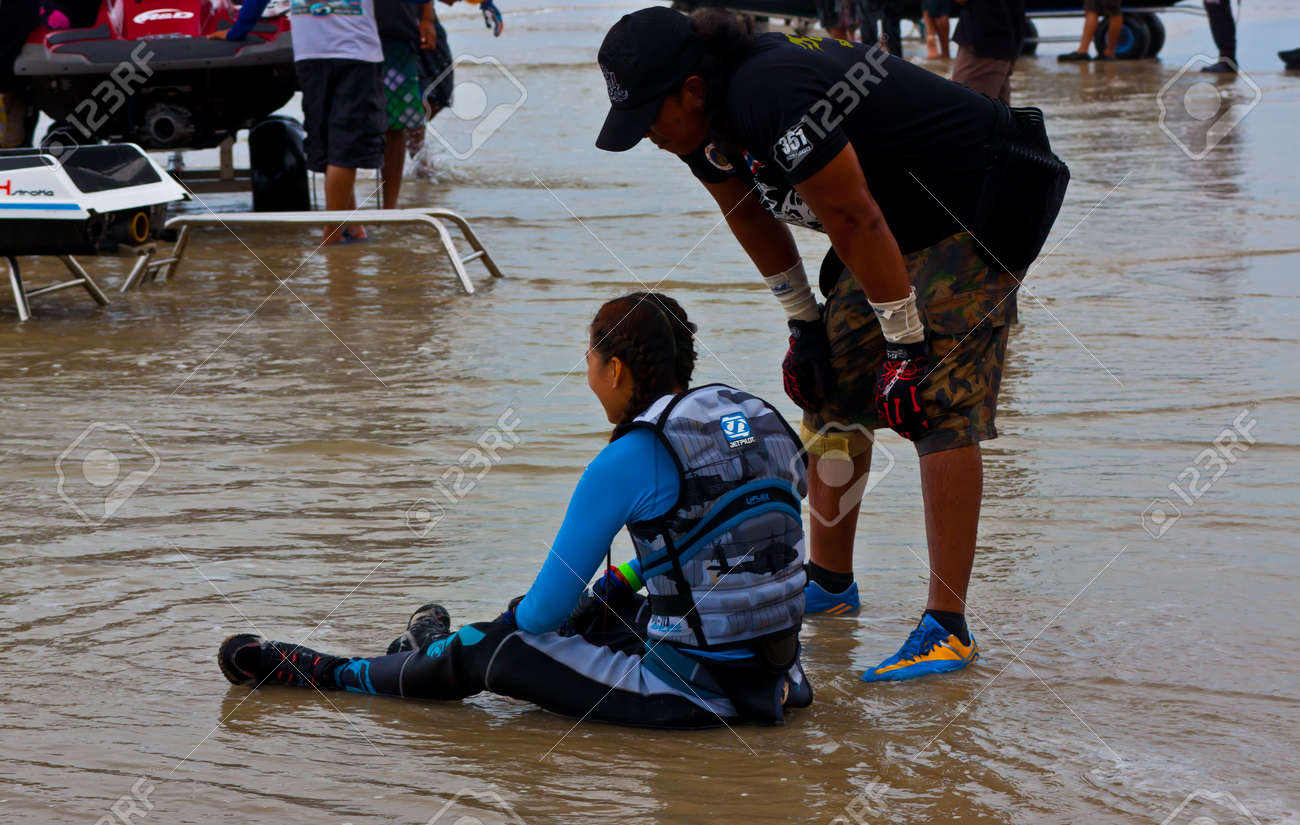 タイのビーチではジェット スキー レースの事故 の写真素材 画像素材 Image