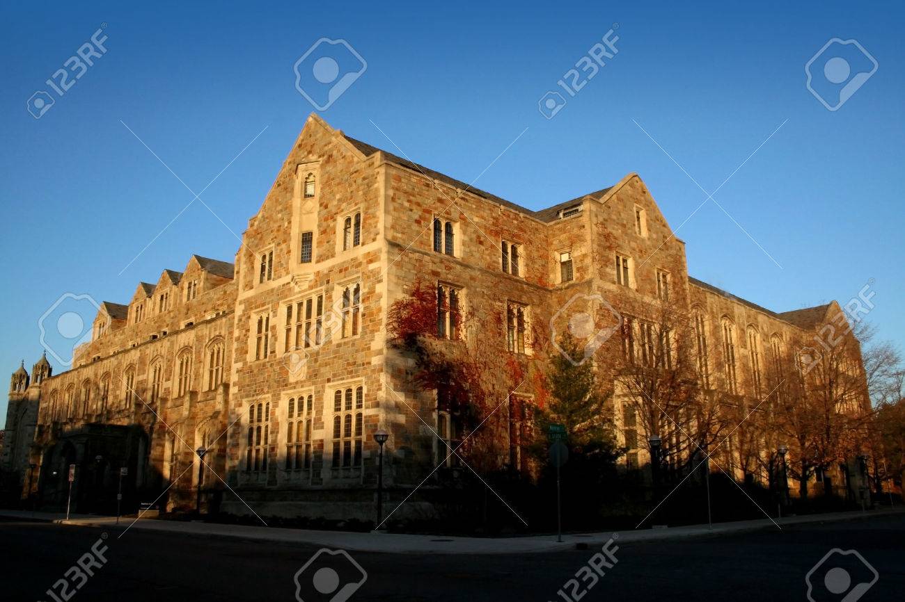 ミシガン大学キャンパス Ann Arbor で歴史的建物 の写真素材 画像素材 Image