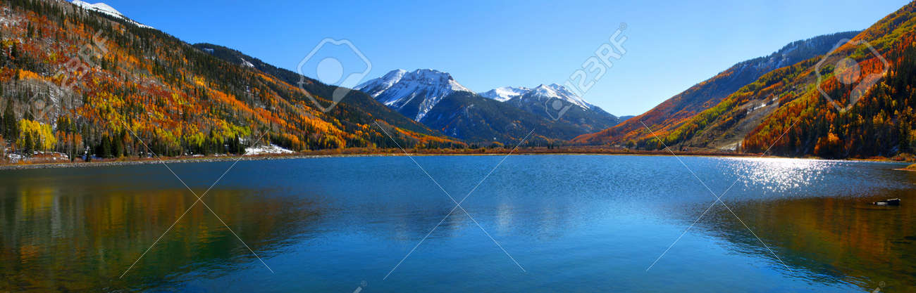 Panoramic view of beautiful crystal lake in Colorado - 23314429 Panoramic view of beautiful crystal lake in Colorado - 23314429