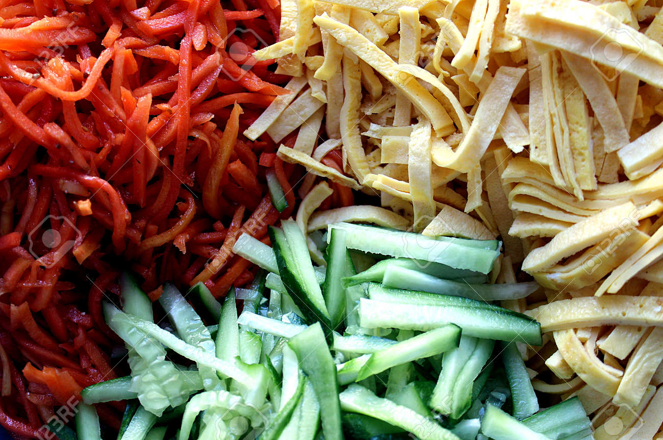 cut into strips to make a salad ロイヤリティーフリーフォト