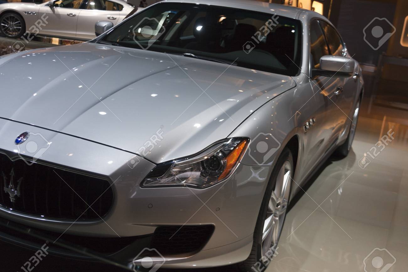Detroit 27 De Enero El Nuevo Maserati Quattroporte 2013 En El Salón Internacional Del Automóvil 27 De Enero 2013 En Detroit Michigan Fotos Retratos Imágenes Y Fotografía De Archivo Libres De Derecho Image 17776484