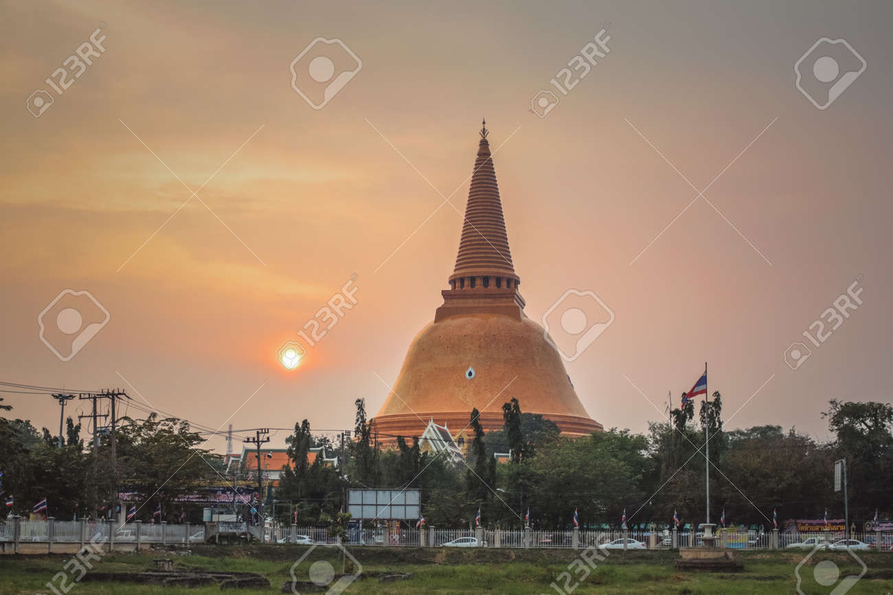 Golden Pagoda Phra Pathom Chedi Sunset Of Nakhon Pathom Province Stock Photo Picture And Royalty Free Image Image