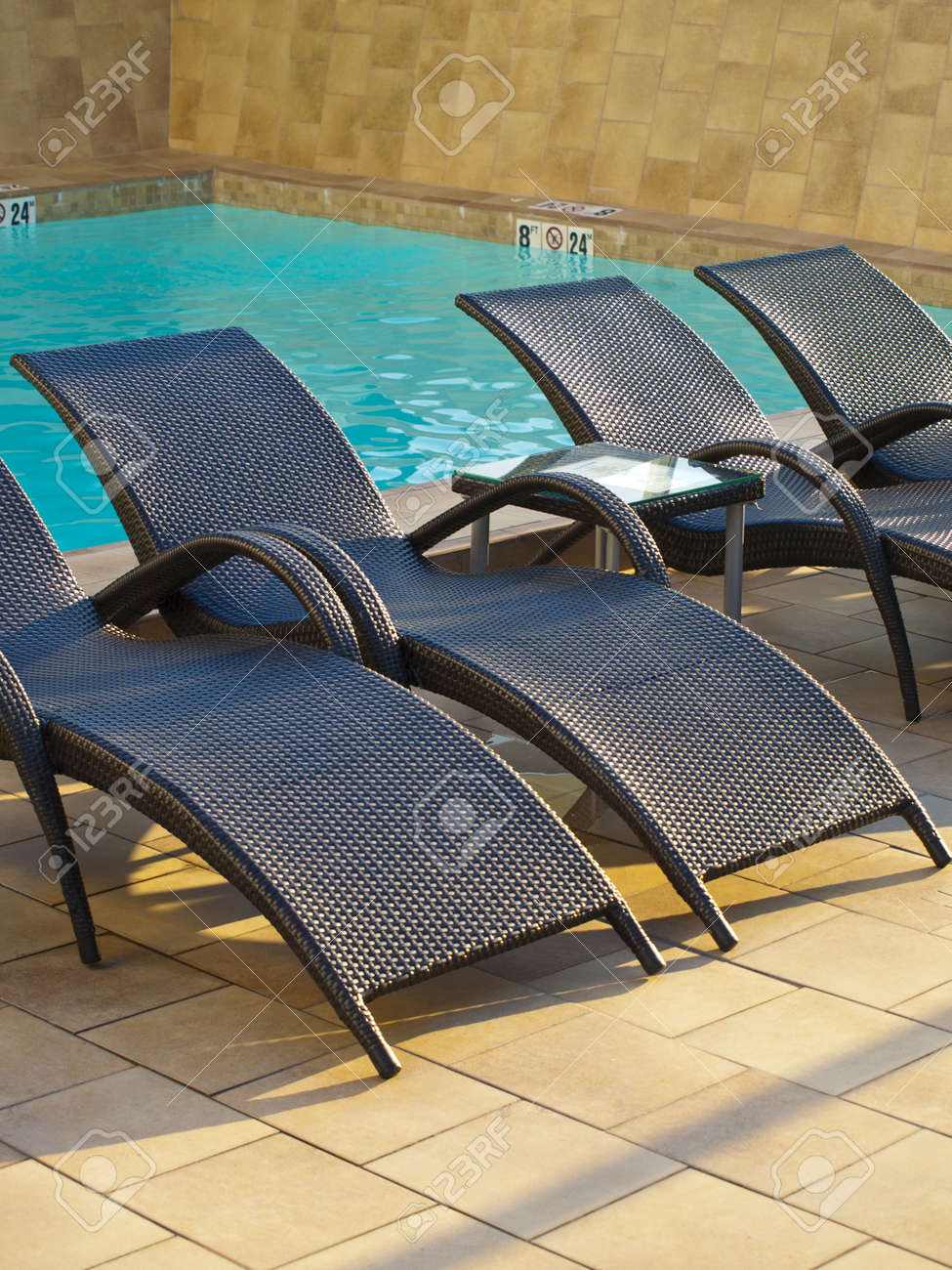 folding sunbathing chair