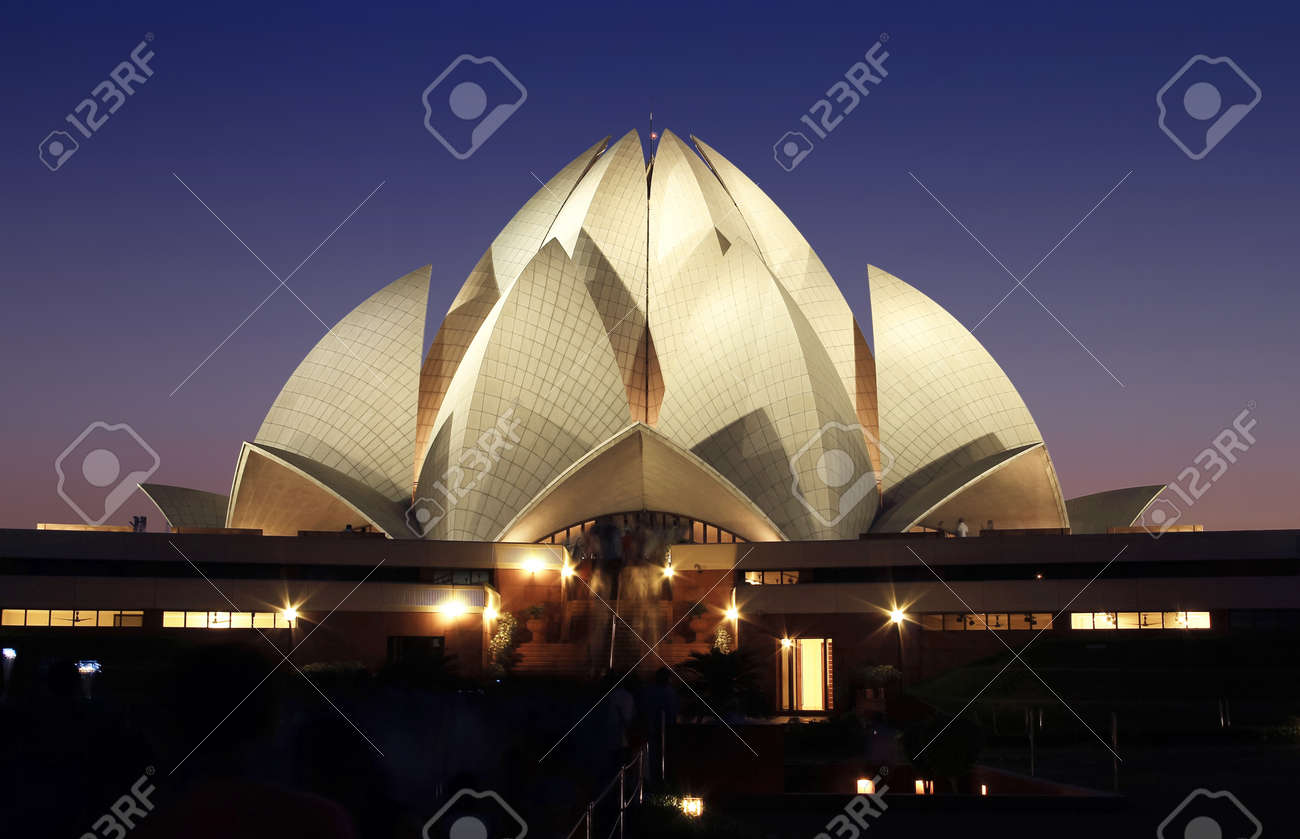 夜ニューデリー インドのバハイ寺院はミステリーでロータス寺院 の写真素材 画像素材 Image