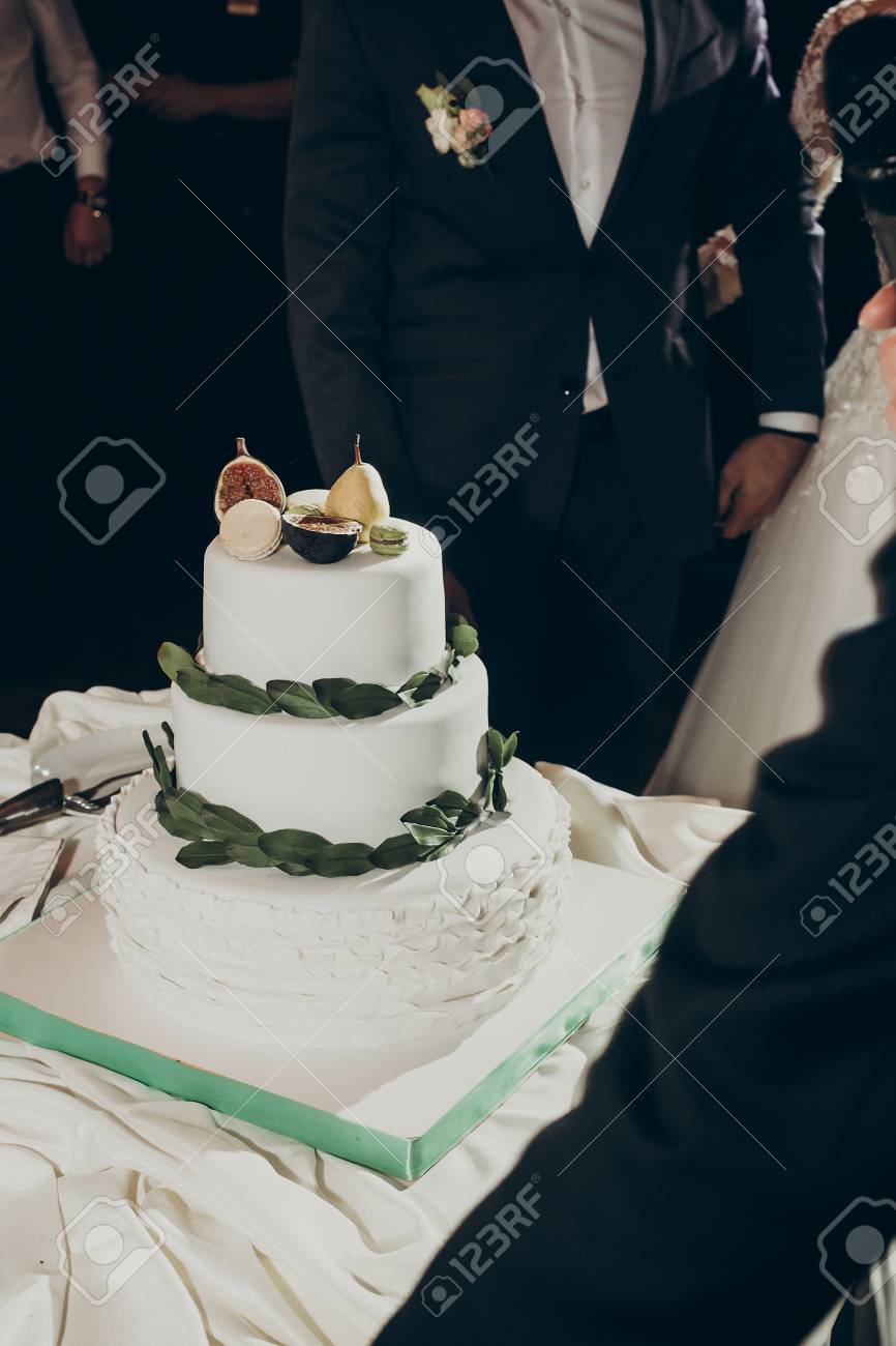 Stylish Wedding Cake Rustic Cake With Greenery Pear And Figs