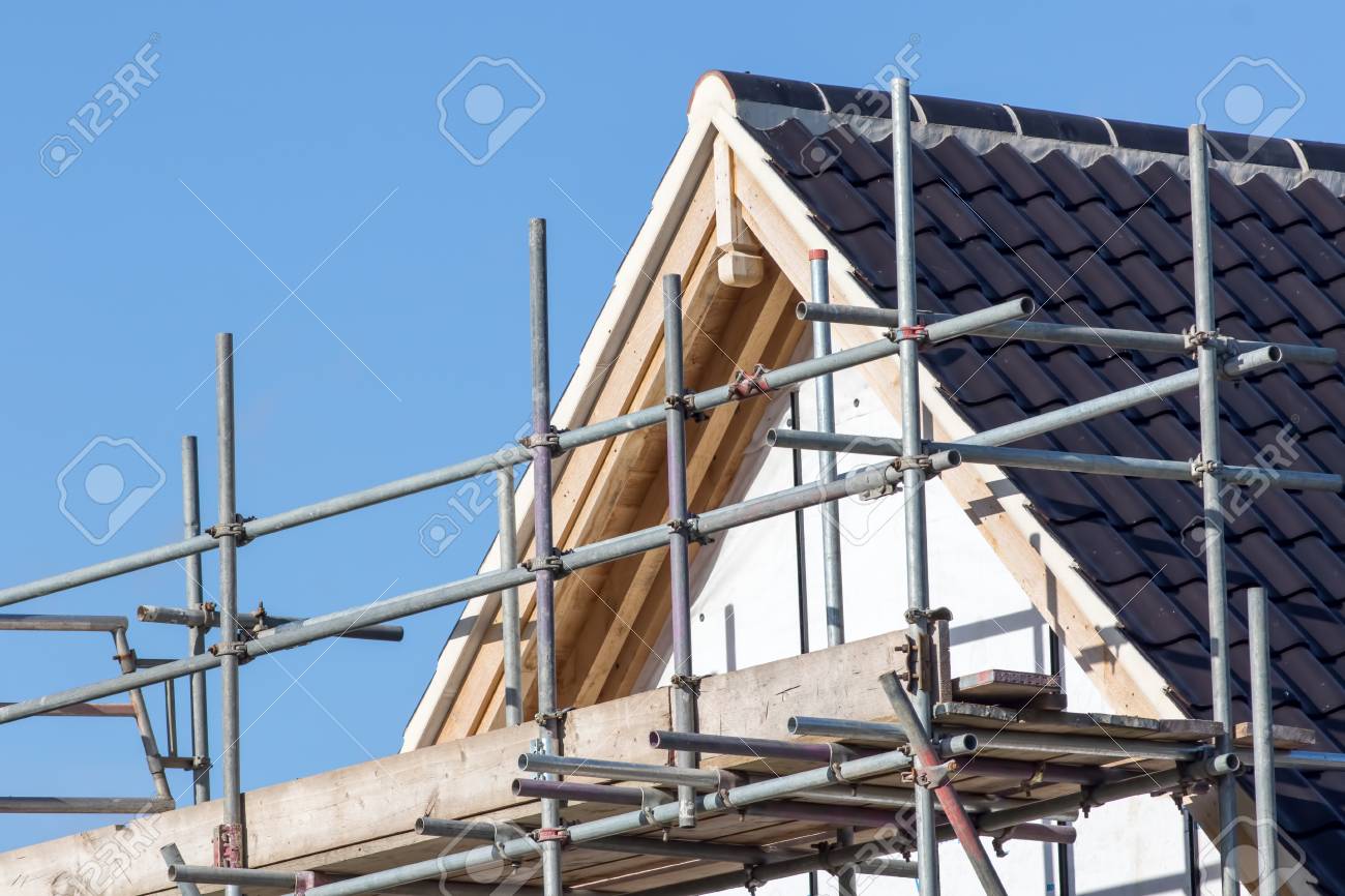 Moderner Hausdachaufbau Mit Gerustpfostenplattform Neubau