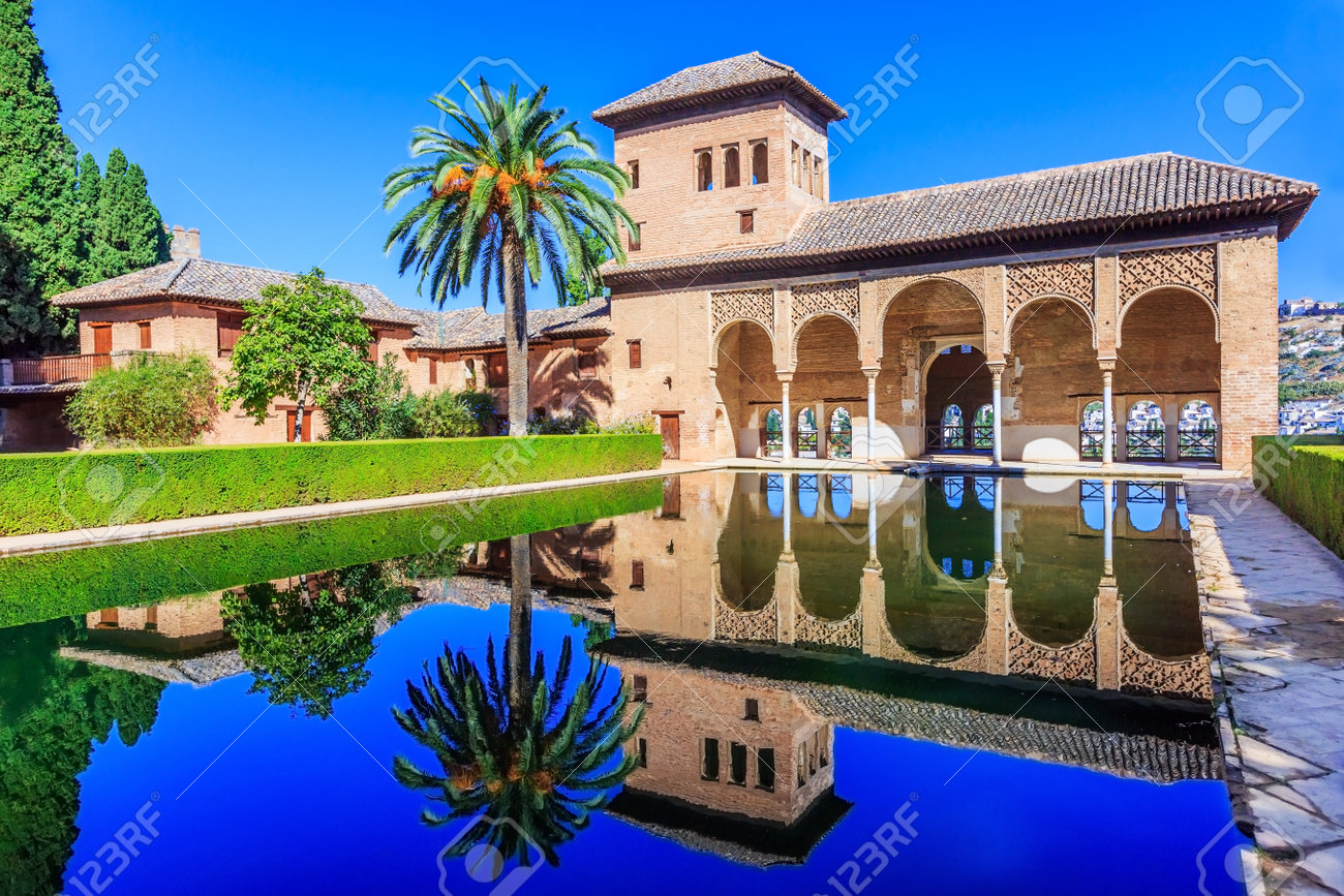 alhambra granada spain the nasrid palaces palacios nazarÃï Ã