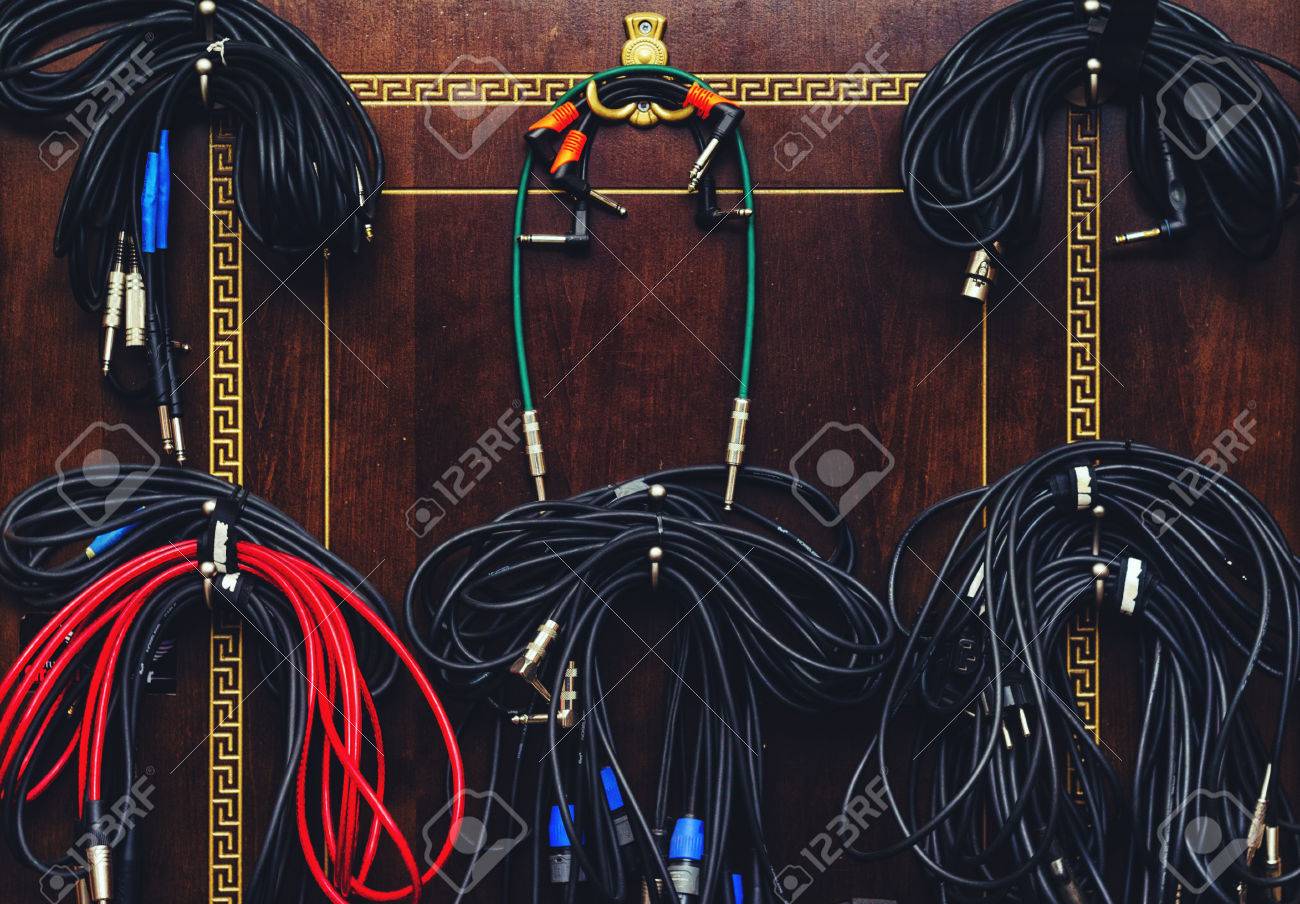 Almacenamiento De Cables En Pared Del Estudio De Grabación Fotos, Imágenes Y Fotografía De Archivo Libres De Derecho. Image