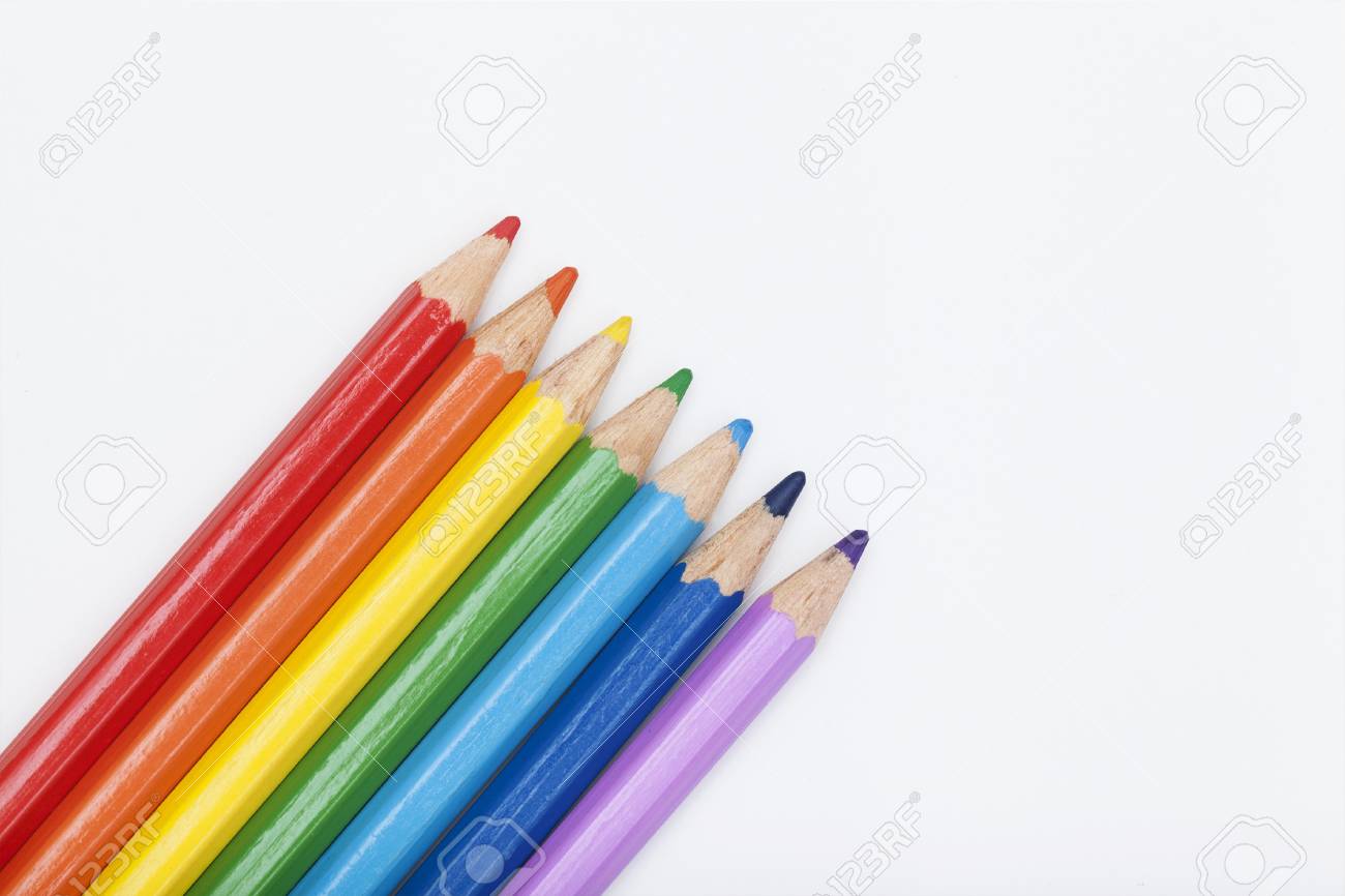 Lapices De Colores Dispuestos En El Orden De Los Colores Del Arco Iris Fotos Retratos Imagenes Y Fotografia De Archivo Libres De Derecho Image