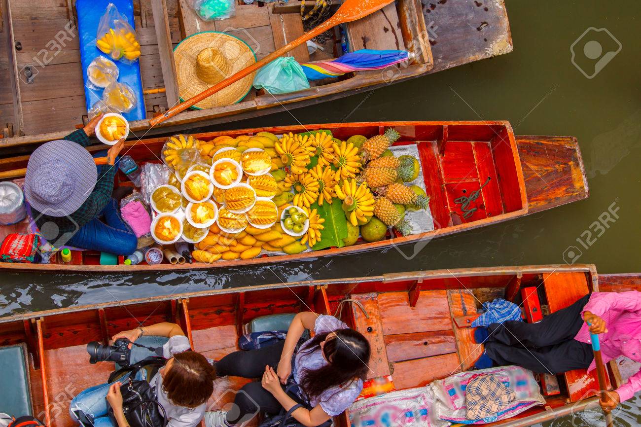 Damnoen Saduak floating market in Ratchaburi near Bangkok, Thailand - 58188442 Damnoen Saduak floating market in Ratchaburi near Bangkok, Thailand - 58188442