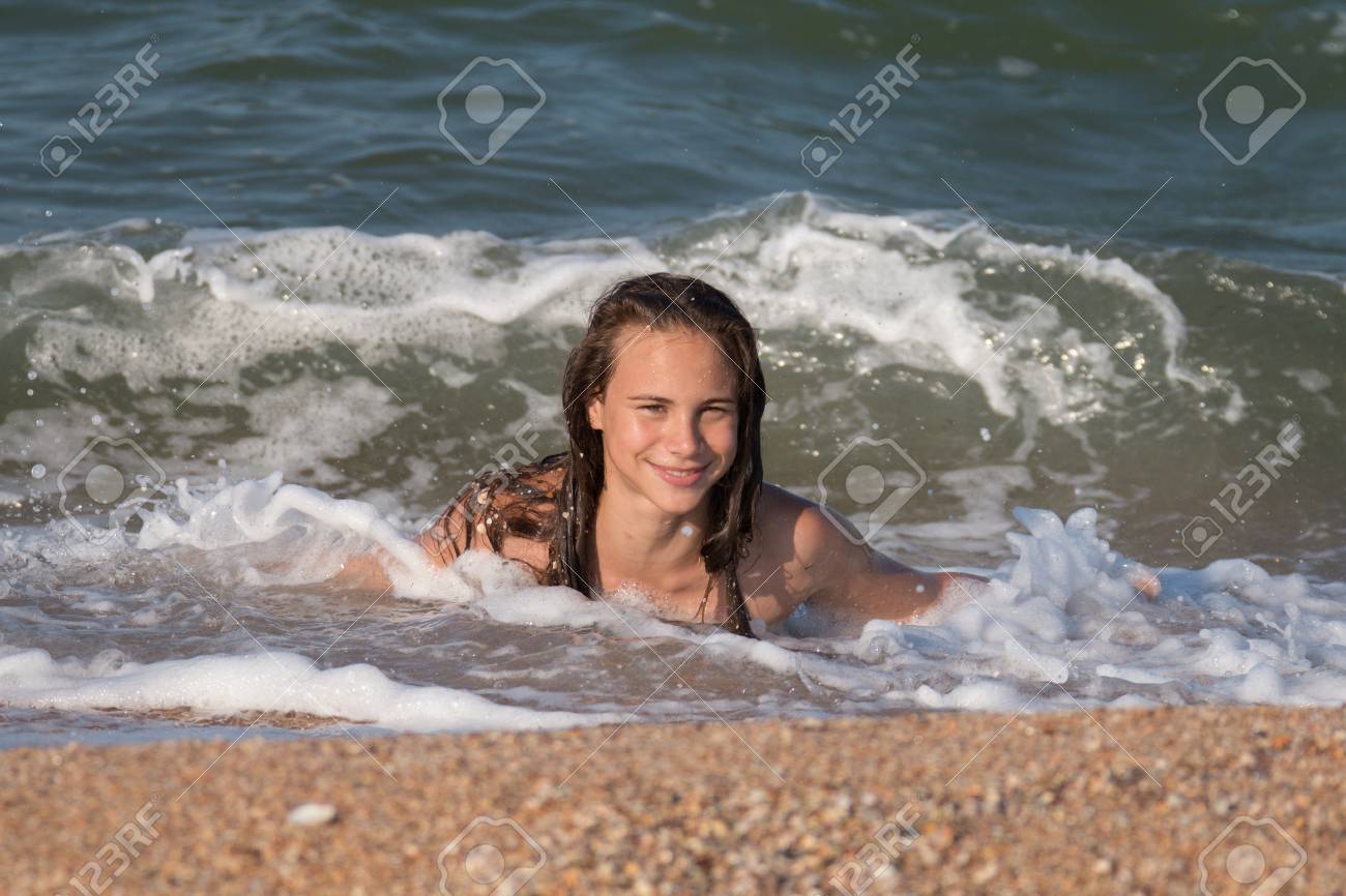 Naked Fourteen Year Old Girls Pictures