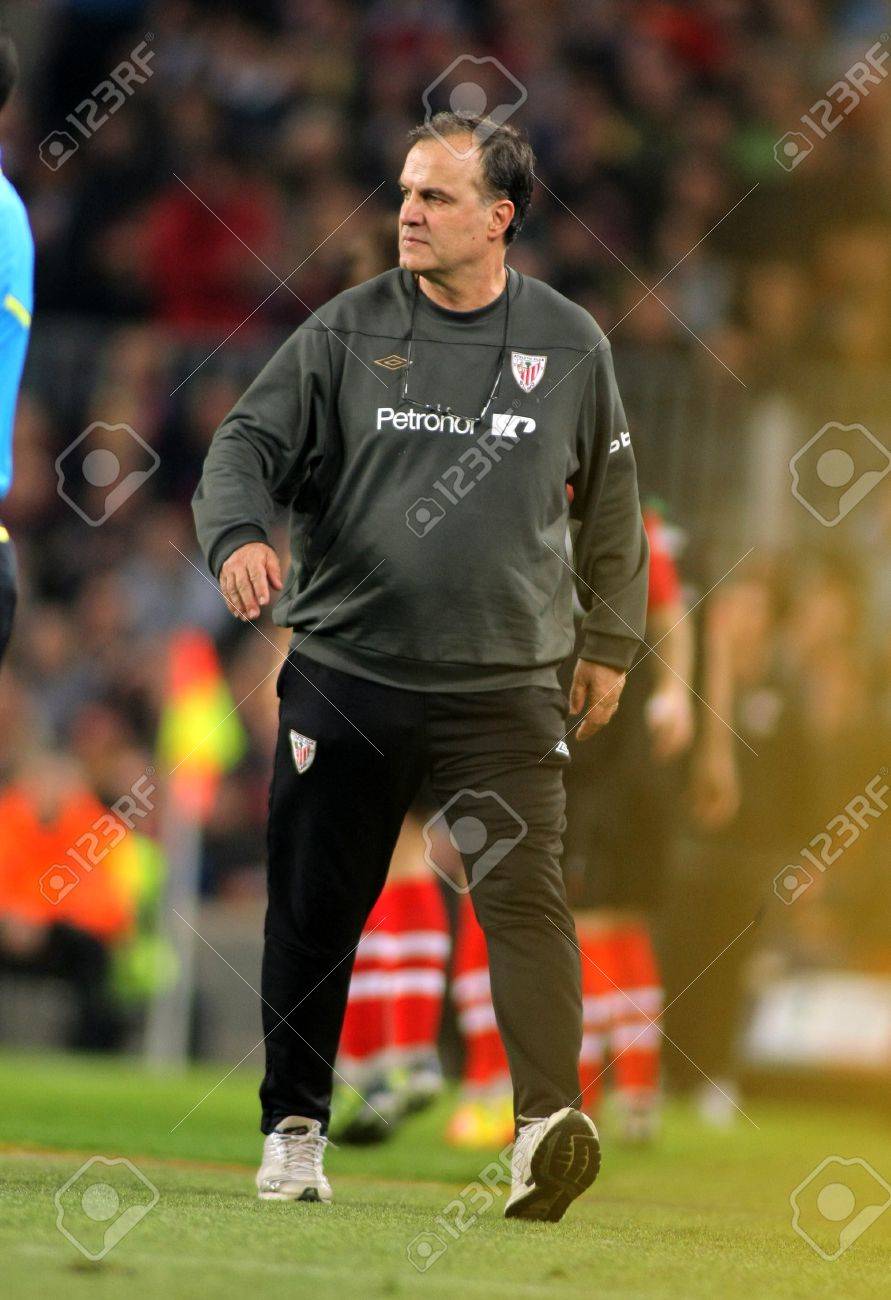 アスレチック ビルバオ スペイン リーグ中の Marcelo Bielsa 戦 Fc バルセロナのカンプノウ スタジアム 12 年 3 月 31 日にバルセロナ スペイン の写真素材 画像素材 Image アスレチック ビルバオ スペイン リーグ中の Marcelo Bielsa 戦 Fc バルセロナのカンプノウ スタジアム 12 年 3 月 31 日にバルセロナ スペイン の写真素材 画像素材 Image