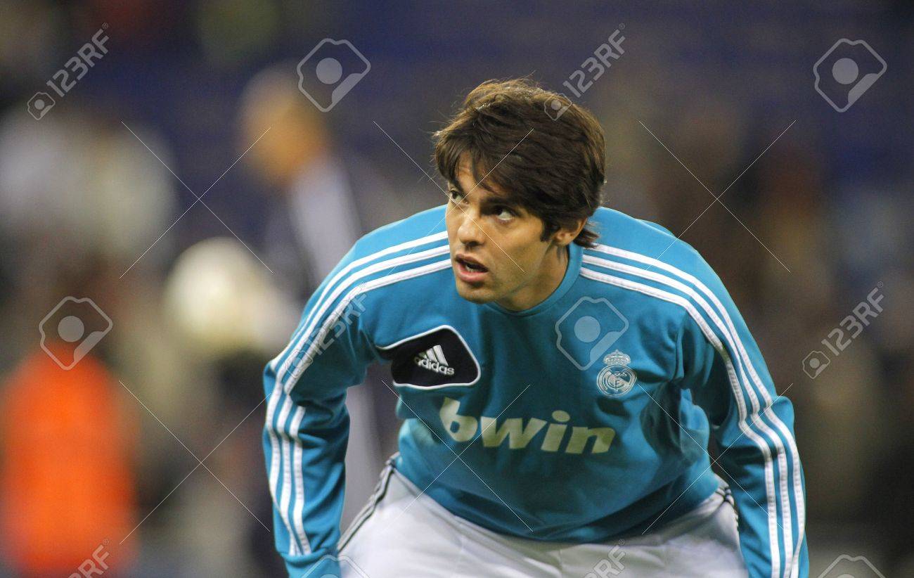 スペインのバルセロナで 13 年 5 月 11 日にエスパニョールとエスタディ コルネリャにレアル マドリードの前に スペイン リーグのレアル マドリードのカカが一致します の写真素材 画像素材 Image