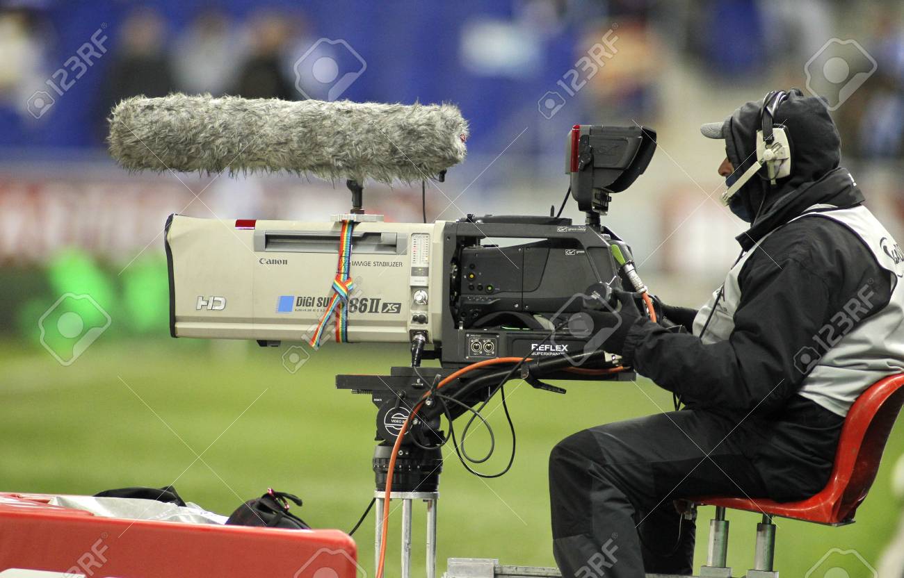15 年 3 月 4 日にスペインのバルセロナでの Estadi コルネリャのテレビ カメラ放送サッカー スペイン リーグの試合 の写真素材 画像素材 Image