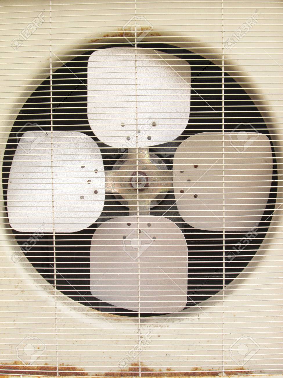 古い換気扇 の写真素材 画像素材 Image