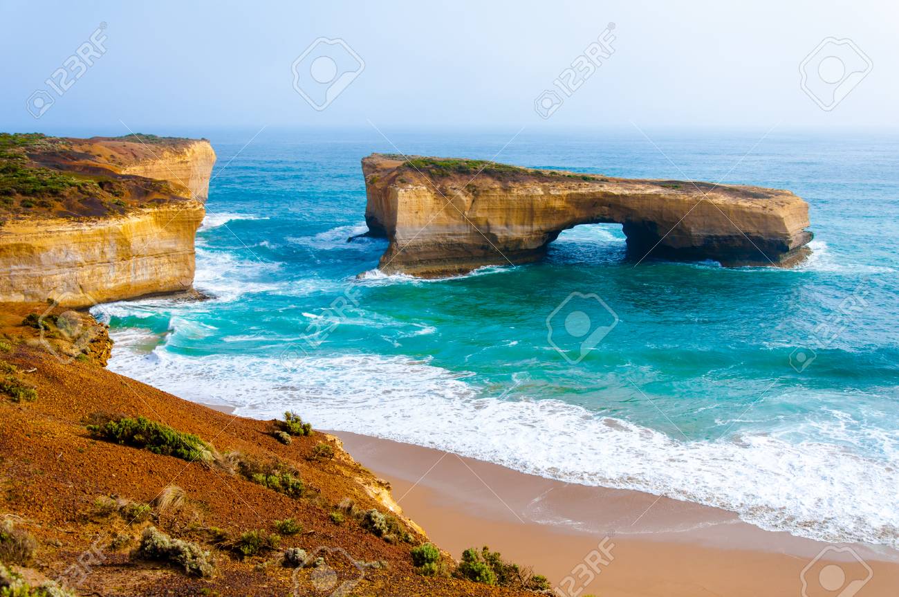 London Bridge Im The Twelve Apostles Stapelt Eine Beruhmte