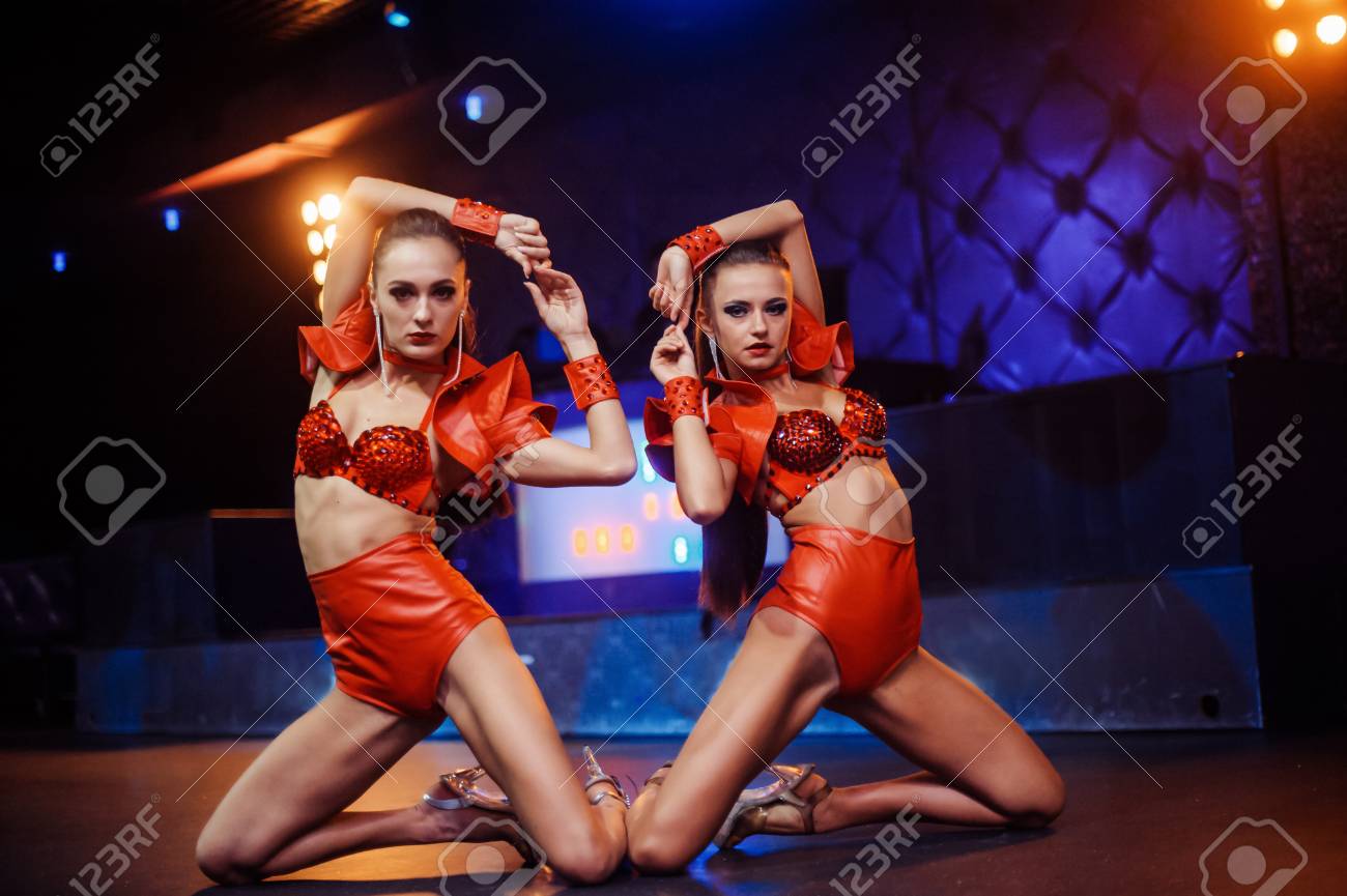 Sexy girl at night club, naked hot horny girls gifs